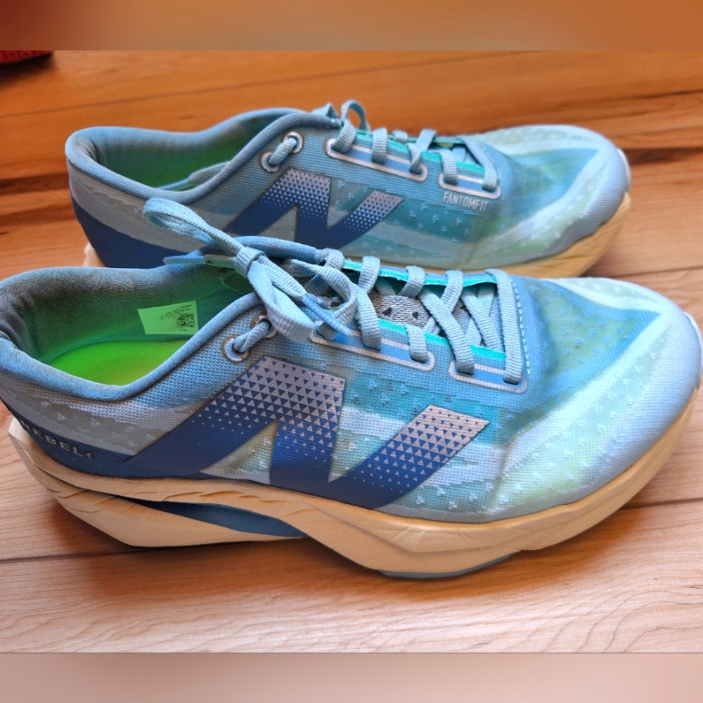 Women's New Balance Rebel Fuelcell 9.5 Wide.